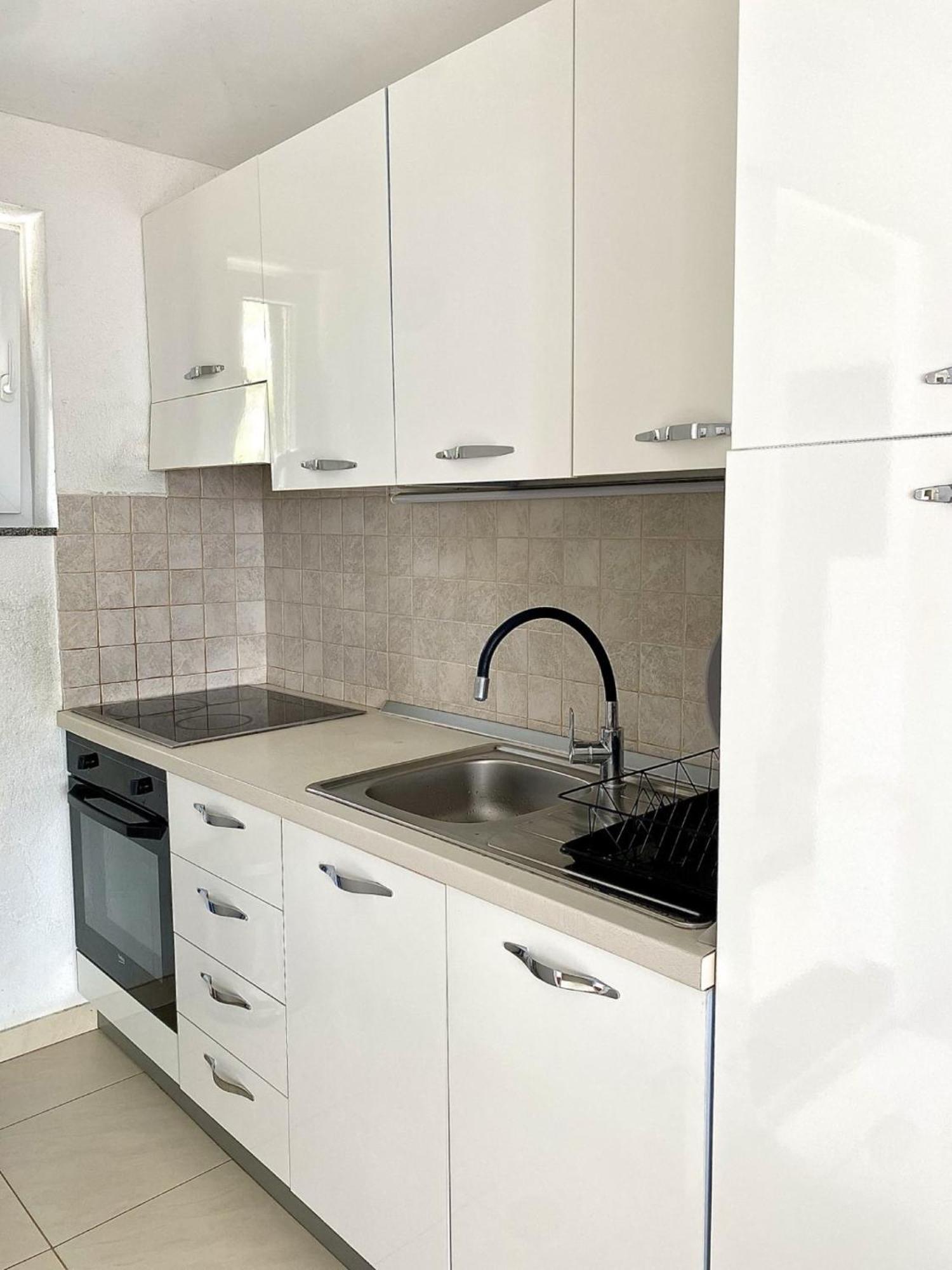 Apartments Ema ロヴラン エクステリア 写真
