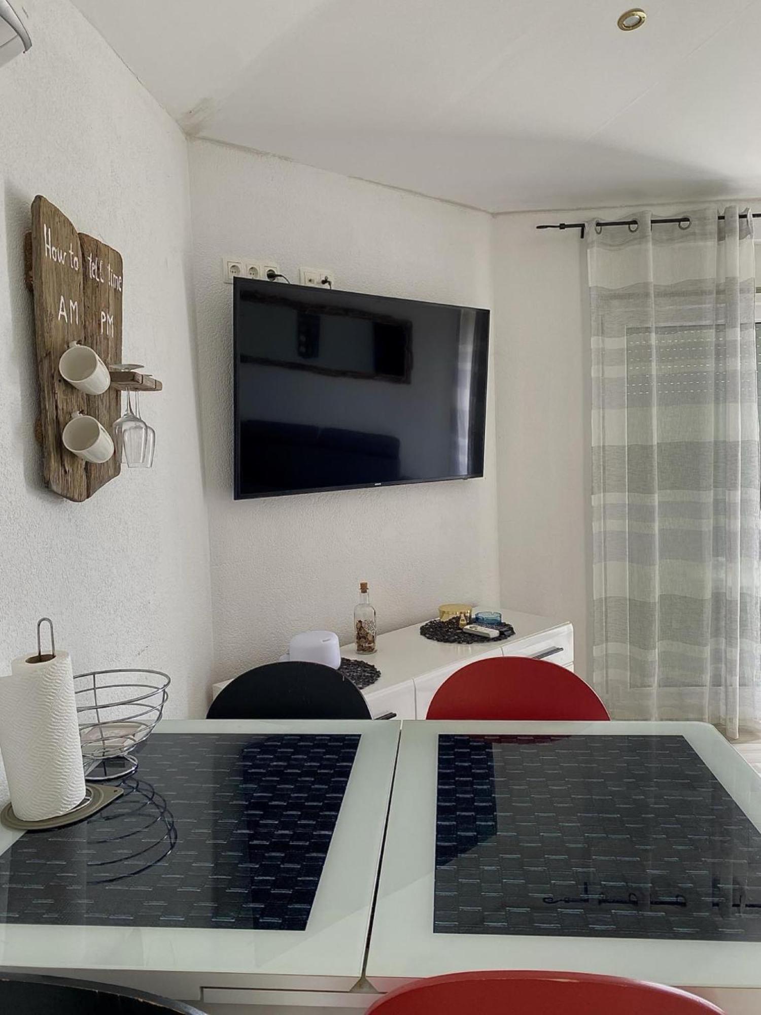 Apartments Ema ロヴラン エクステリア 写真